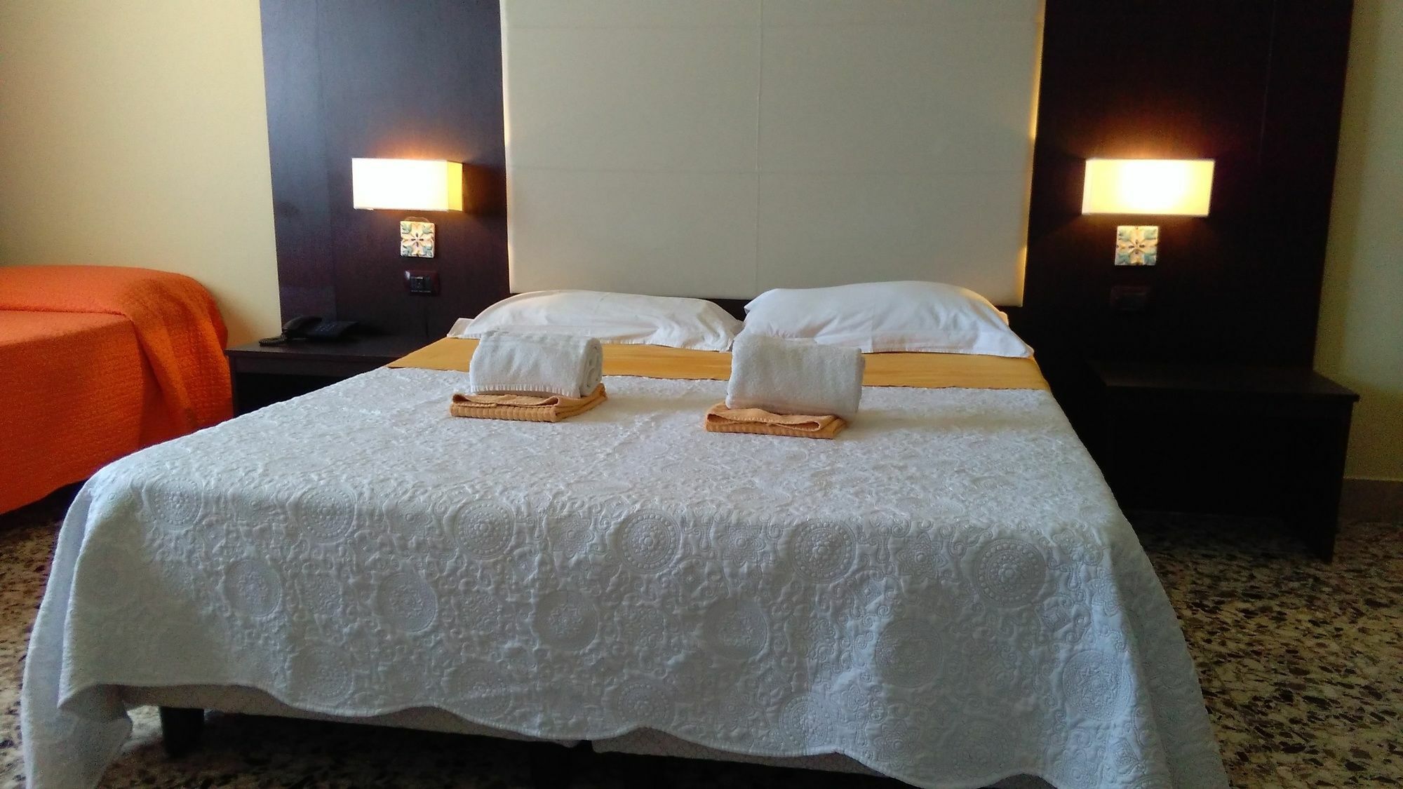 Hotel Liberta ปาแลร์โม ภายนอก รูปภาพ